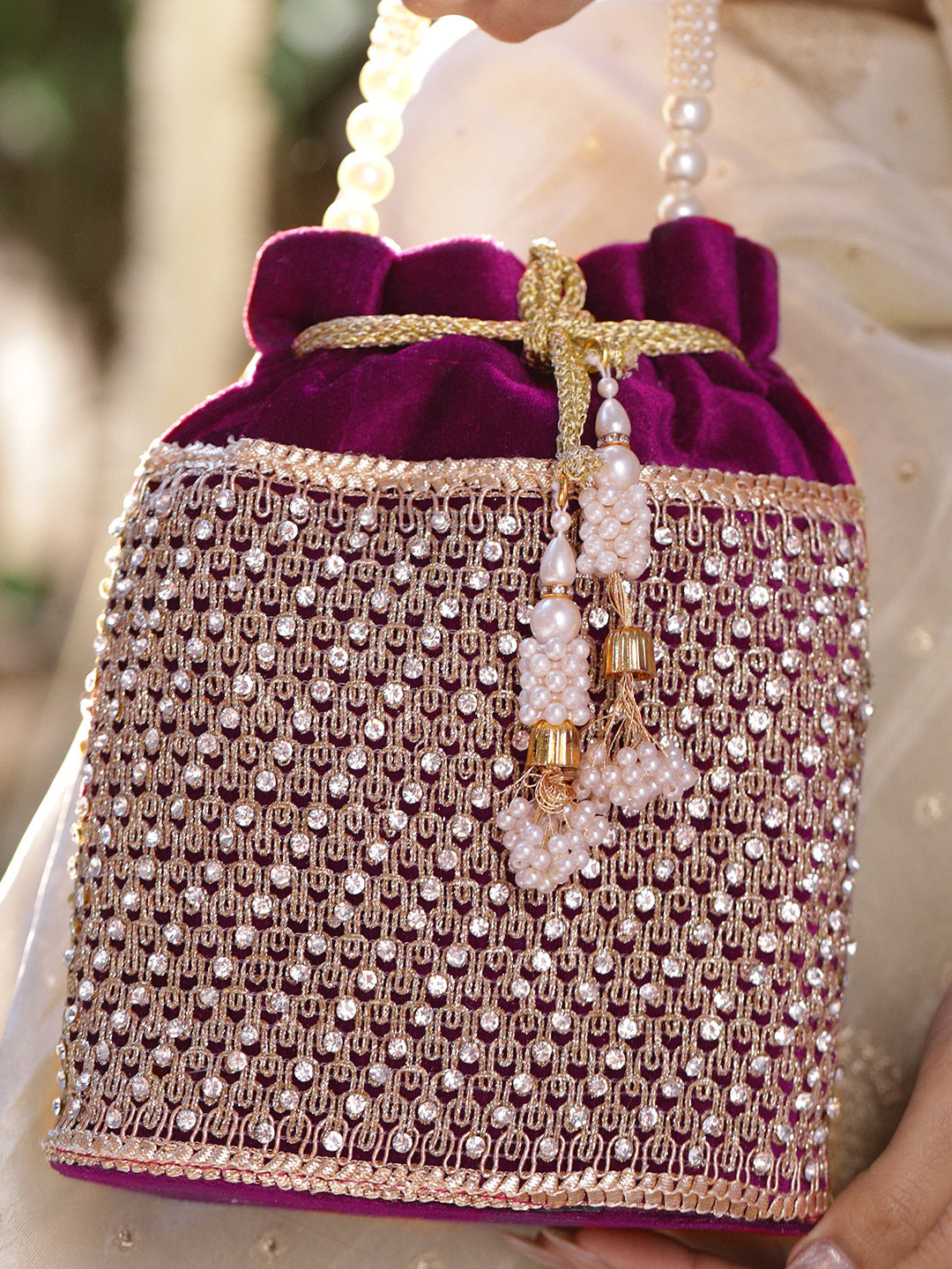 Rubans Purple Velvet Potli Bag with Pearl Handle, Golden Embroidery & Stone Detailing フリーサイズ