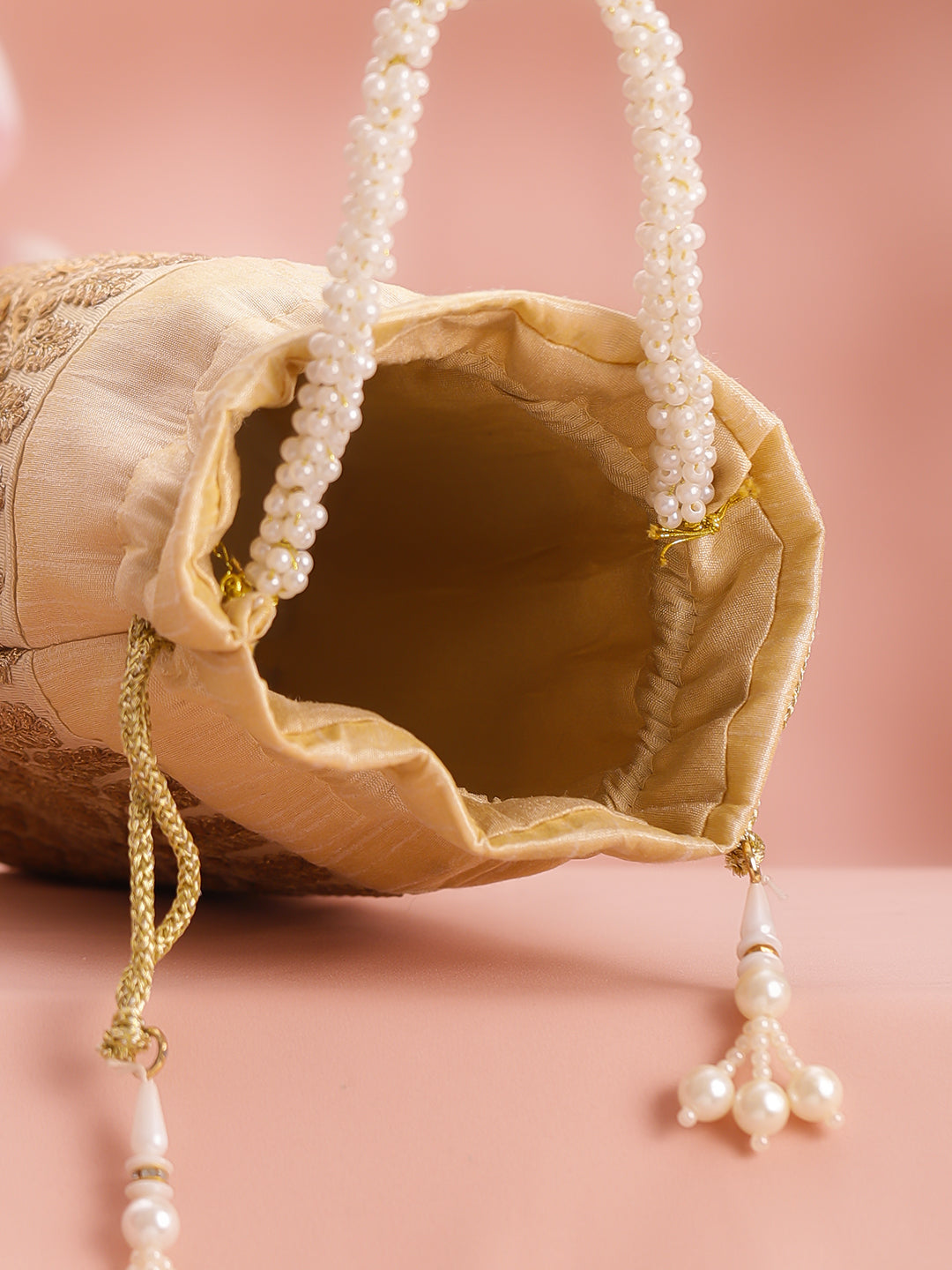 Festive Gold Embroidered Potli Bag フリーサイズ