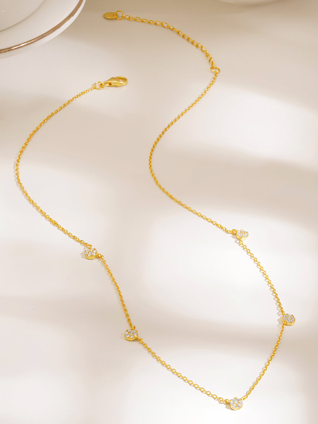 925 Fine Silver Round Cluster Charm Necklace Length-20 cm : Width-0.5 cm