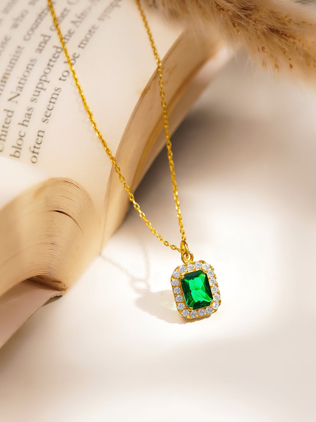 925 Fine Silver Emerald Halo Diamond Pendant Necklace Length-22 cm : Width-1 cm