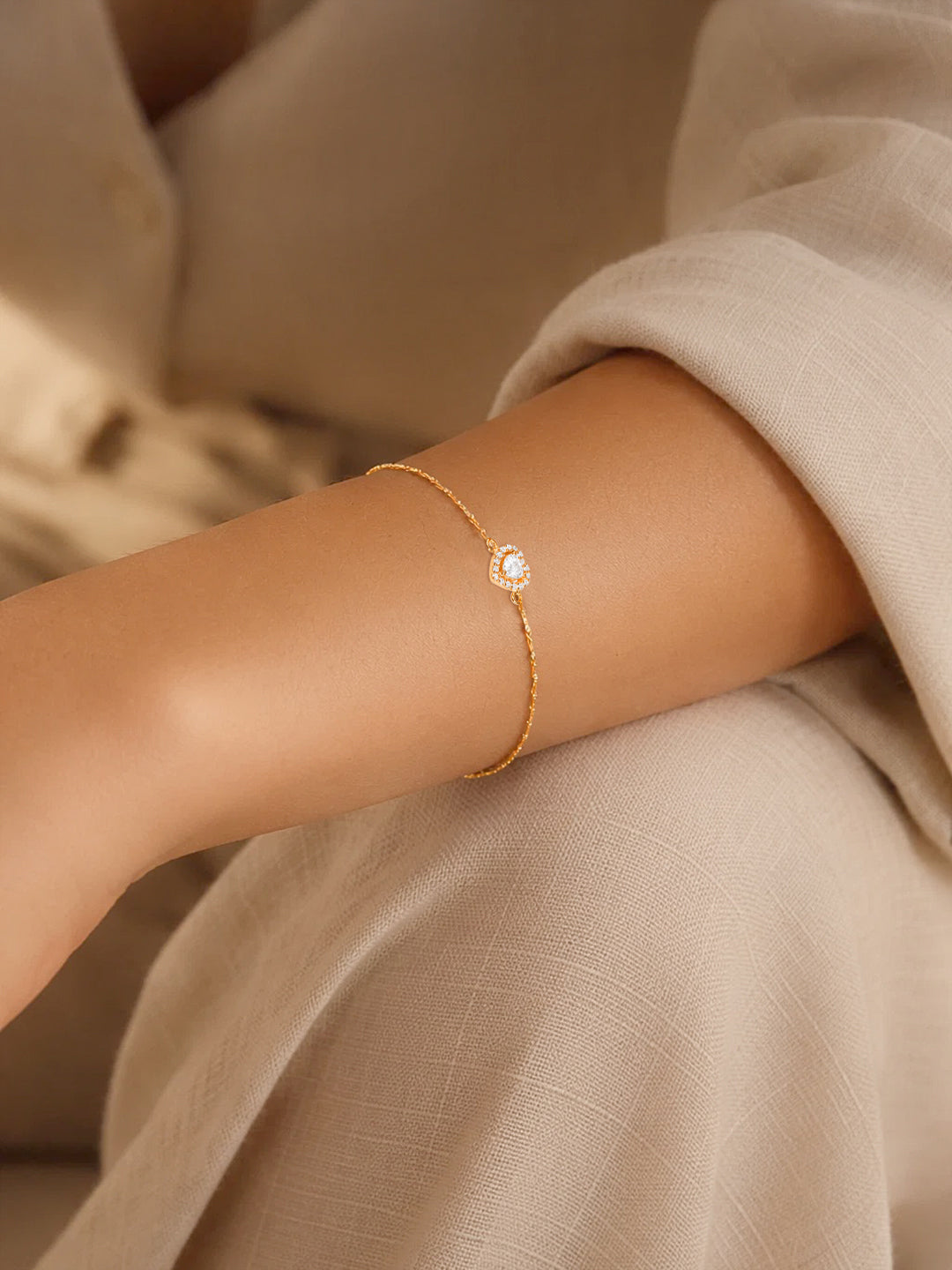 925 Fine Silver Glittering Heart Bracelet Length-15 cm  : Width-1 cm