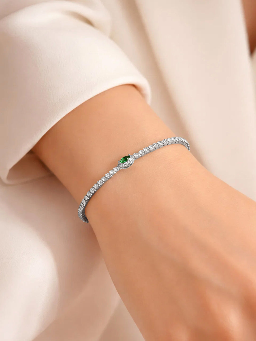 925 Fine Silver Emerald Charm Bracelet Length-17 cm : Width-0.7 cm