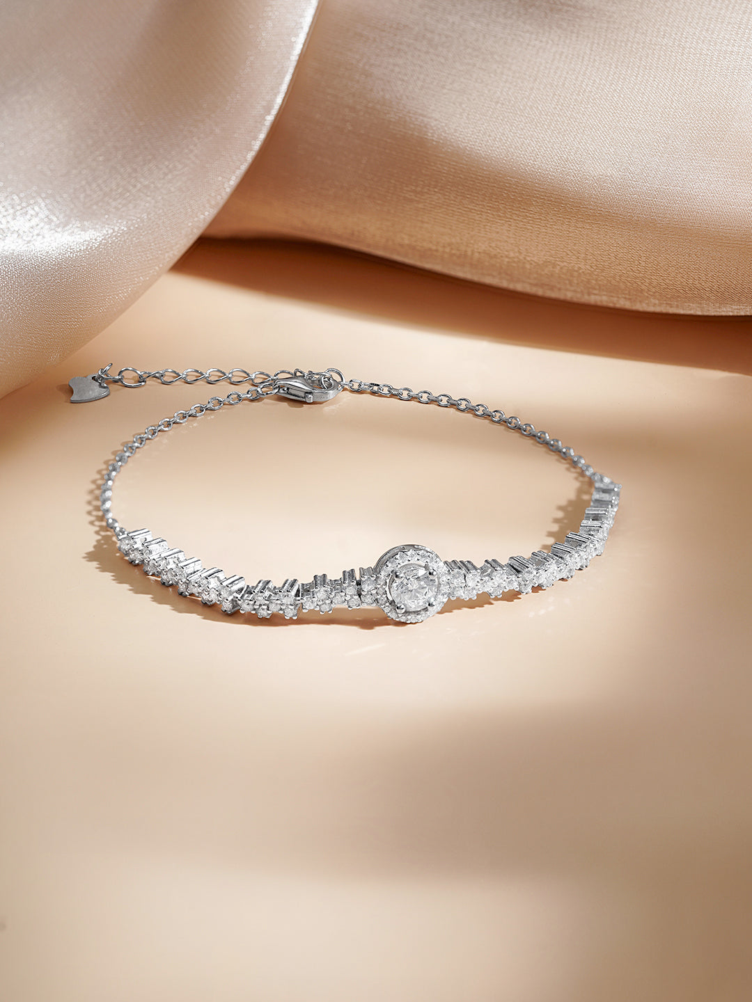 925 Fine Silver Solitaire Glow Bracelet Length-18 cm : Width-1 cm