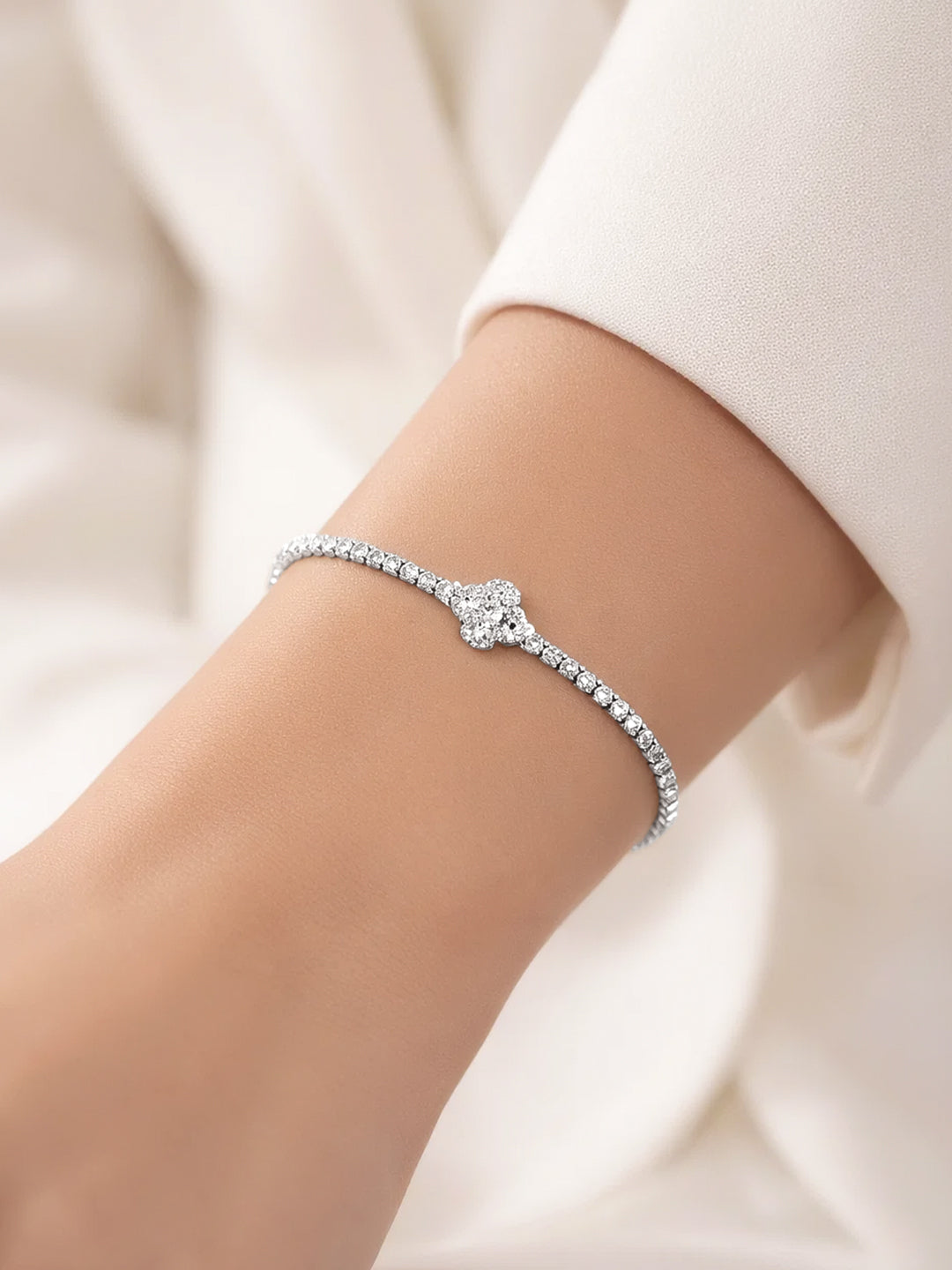 925 Fine Silver Diamond Clover Spark Bracelet Length-17 cm : Width-1 cm