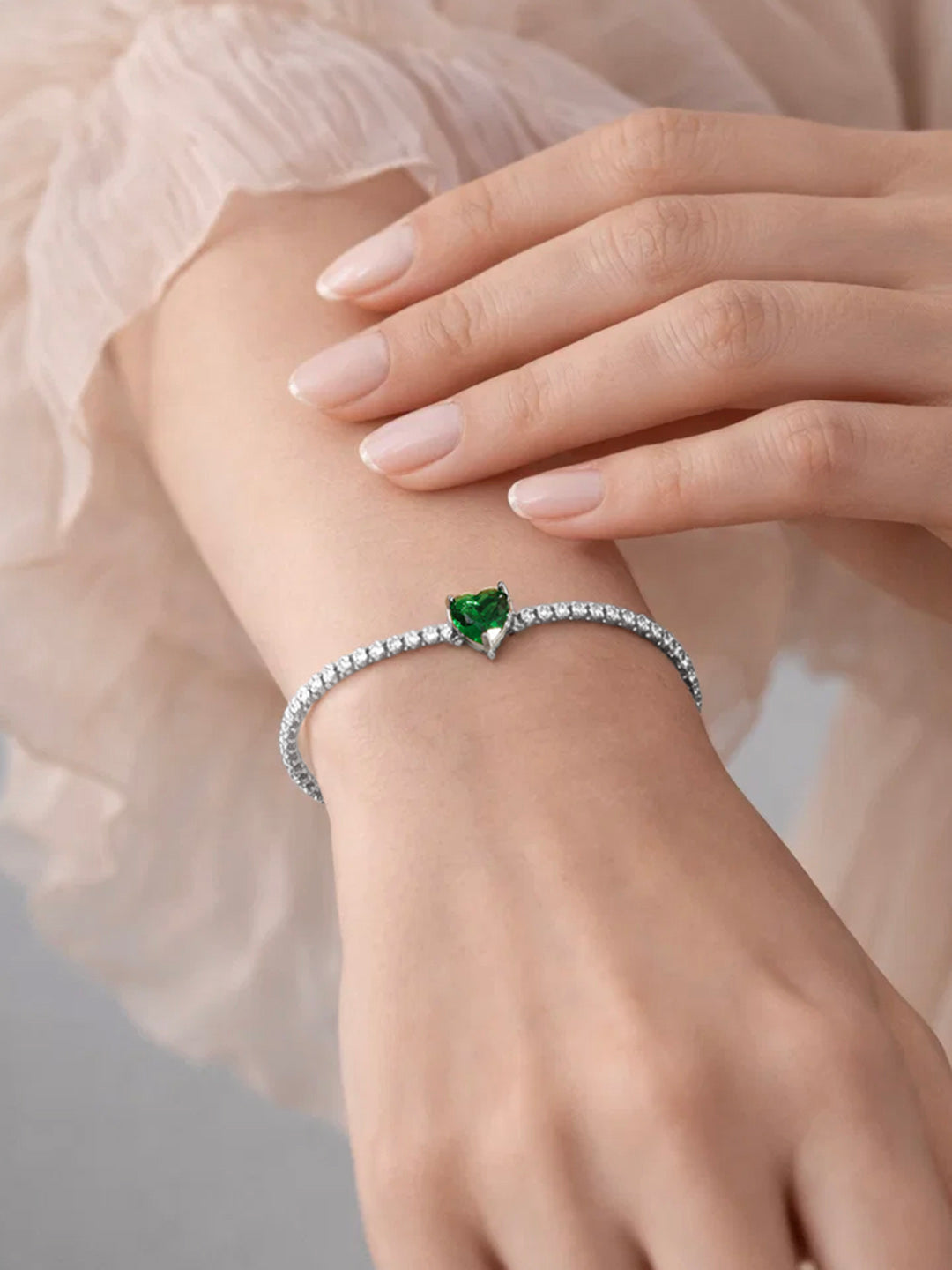 925 Fine Silver Emerald Heart Tennis Bracelet Length-17 cm : Width-0.5 cm