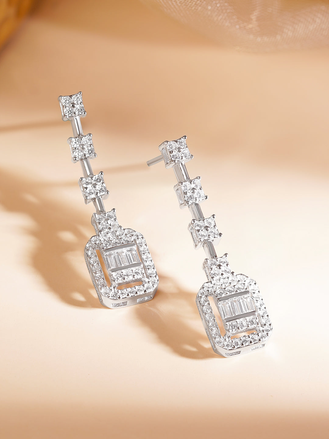 925 Fine Silver Rhodium Plated American Diamon Zirconia Geometric Dangler Earrings フリーサイズ