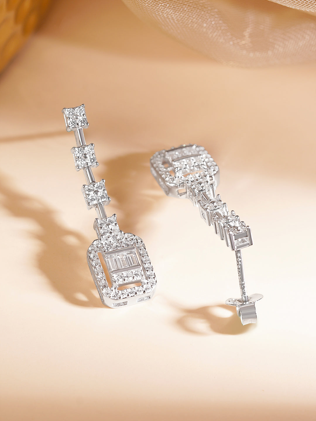 925 Fine Silver Rhodium Plated American Diamon Zirconia Geometric Dangler Earrings フリーサイズ
