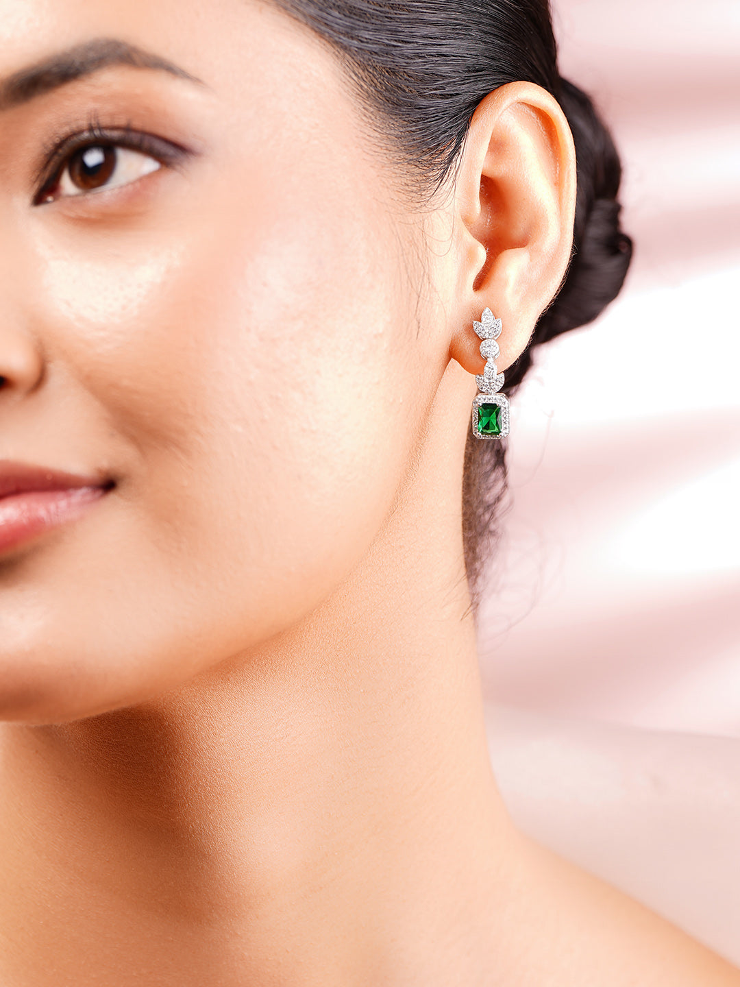 925 Fine Silver Rhodium Plated Cubic Emerald Dangler Earrings フリーサイズ