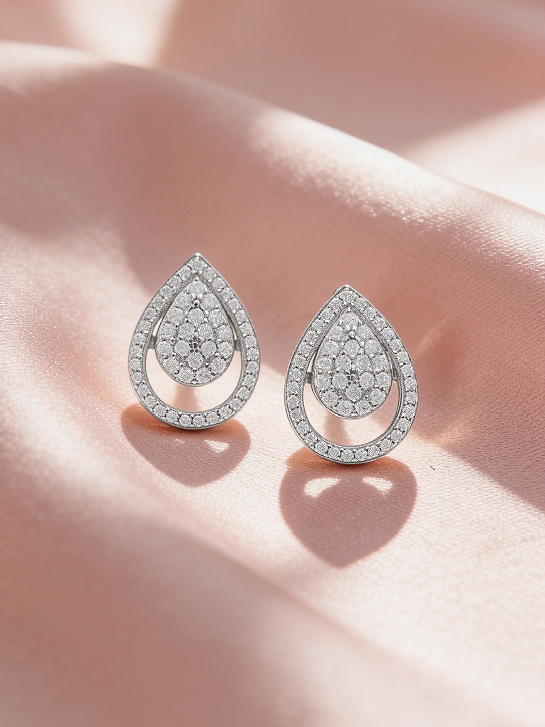 925 Fine Silver Rhodium Plated Teardrop Design Stud Earrings フリーサイズ