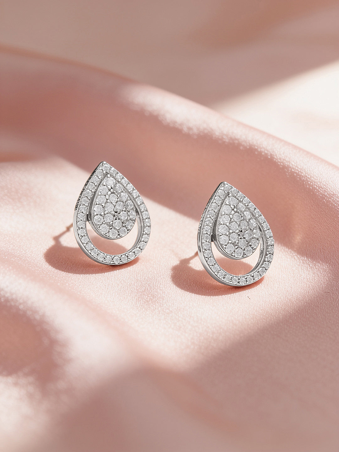925 Fine Silver Rhodium Plated Teardrop Design Stud Earrings フリーサイズ