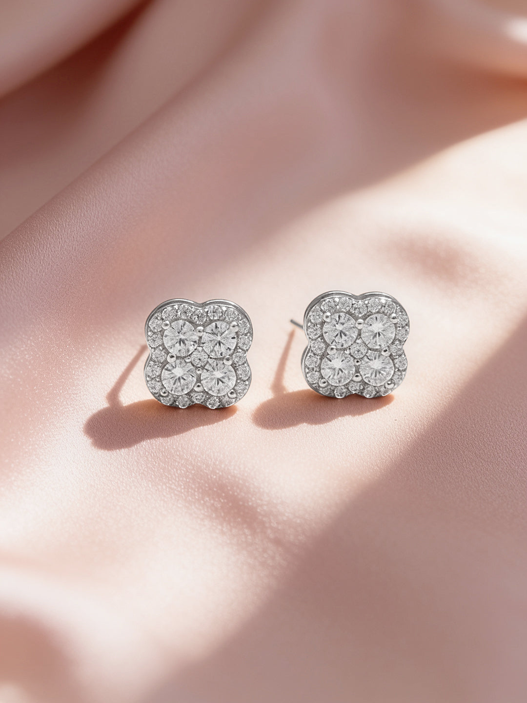 925 Fine Silver Rhodium Plated Floral Stud Earrings フリーサイズ