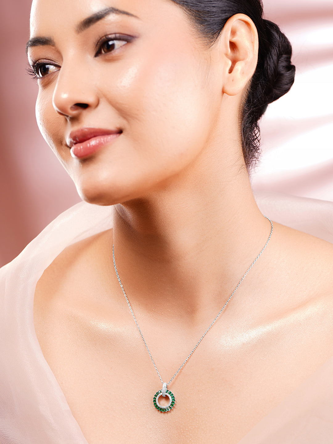 925 Fine Silver Rhodium Plated Emerald AD Circle Charm Pendant Necklace フリーサイズ