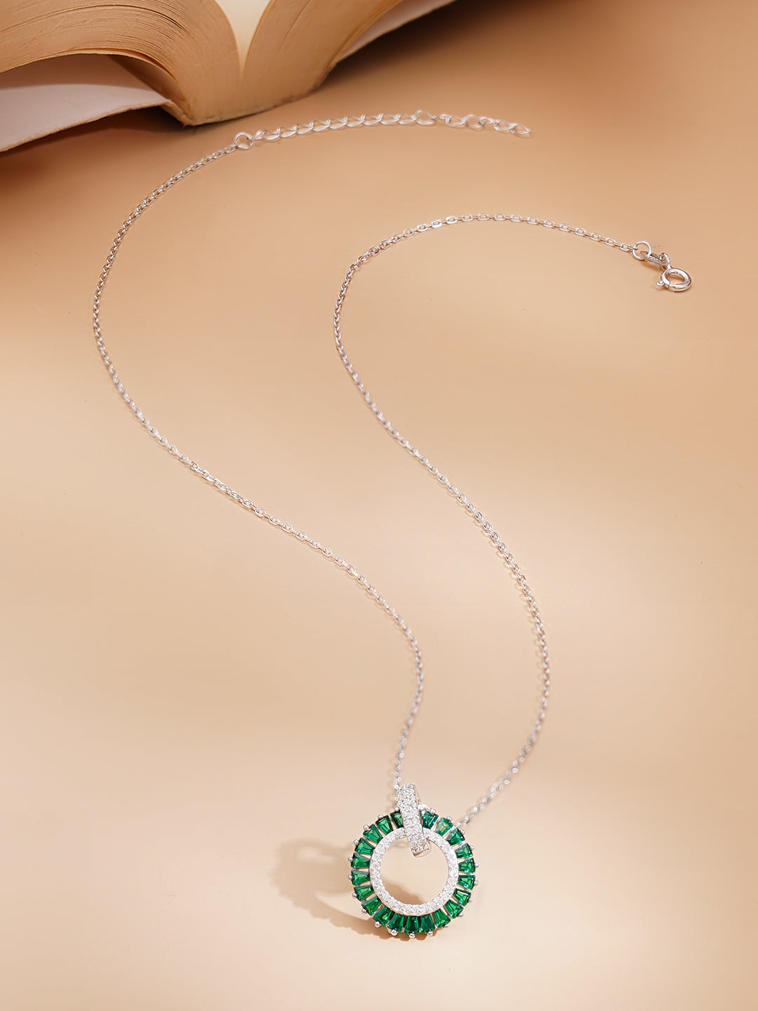 925 Fine Silver Rhodium Plated Emerald AD Circle Charm Pendant Necklace フリーサイズ