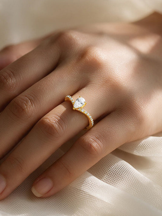 925 Fine Silver Gold Plated Pear Cut Crystal Solitaire Ring フリーサイズ