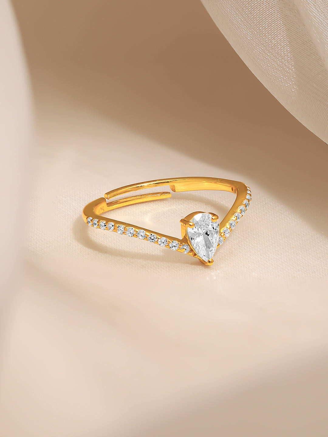925 Fine Silver Gold Plated Pear Cut Crystal Solitaire Ring フリーサイズ