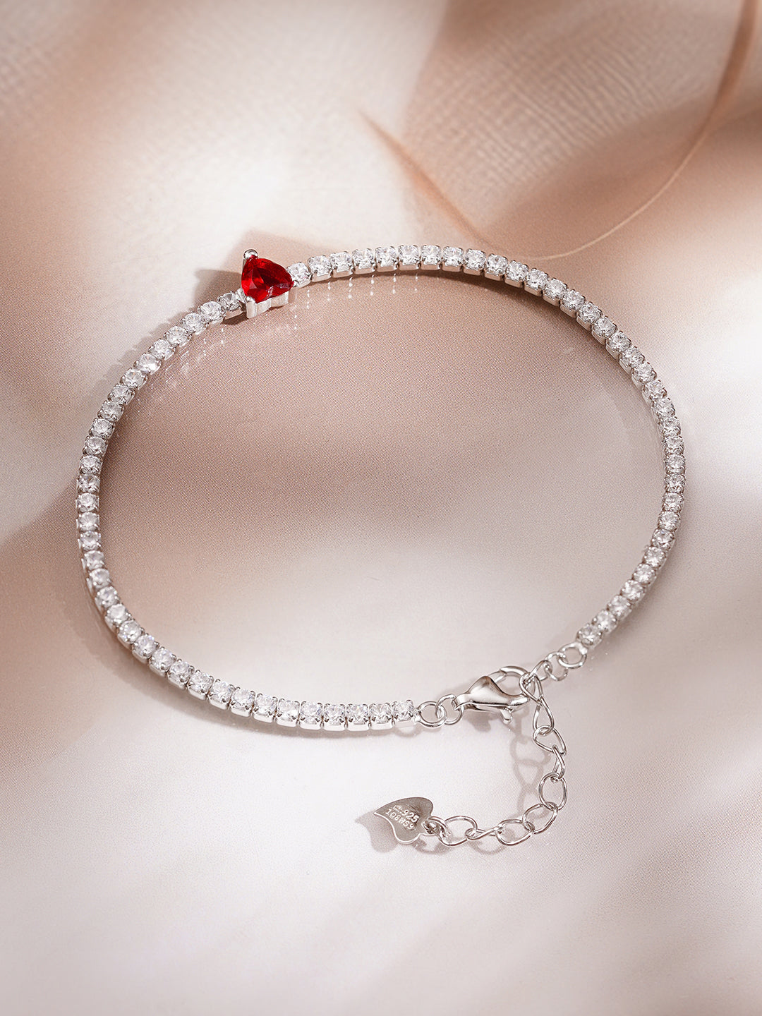 925 Fine Silver Rhodium Plated American Diamon Zirconia Bracelet With Ruby Heart Center & Charm フリーサイズ