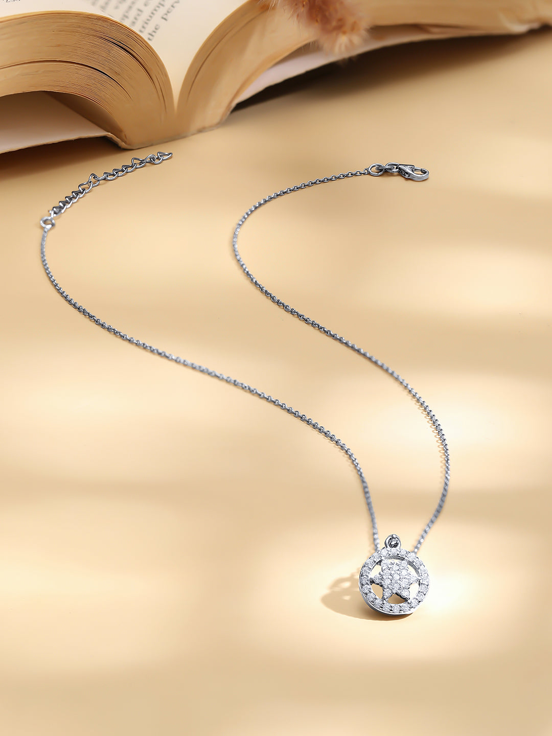 925 Fine Silver Rhodium Plated  Round Floral Necklace フリーサイズ