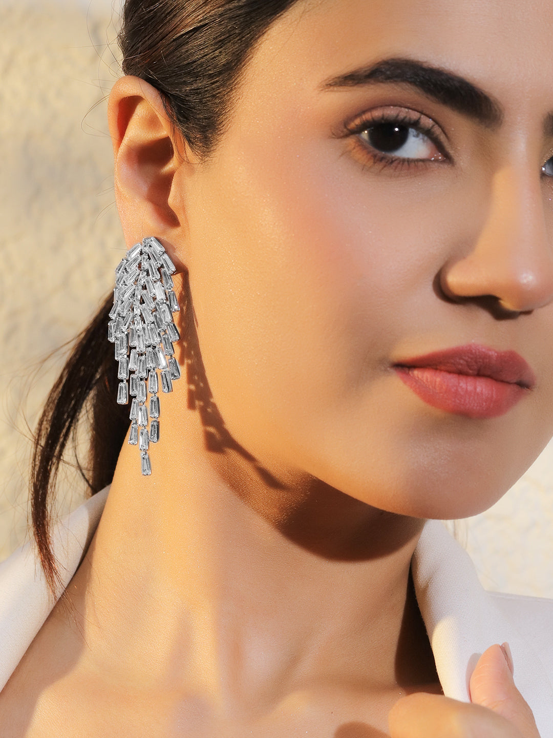 Dangler Earrings With Crystal Work フリーサイズ