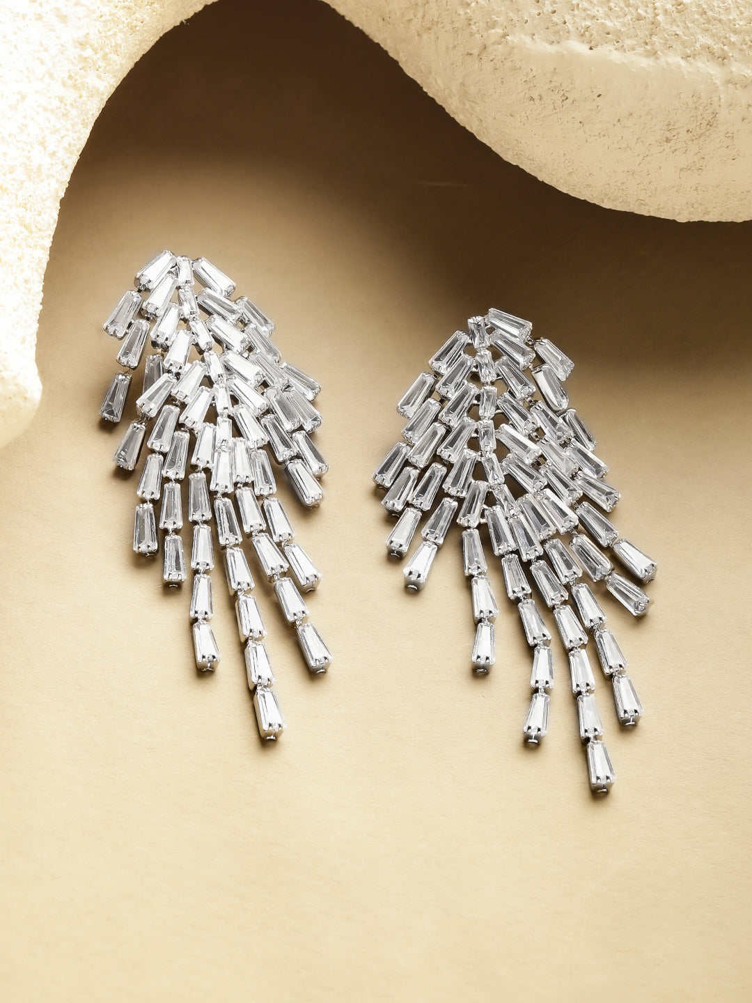 Dangler Earrings With Crystal Work フリーサイズ