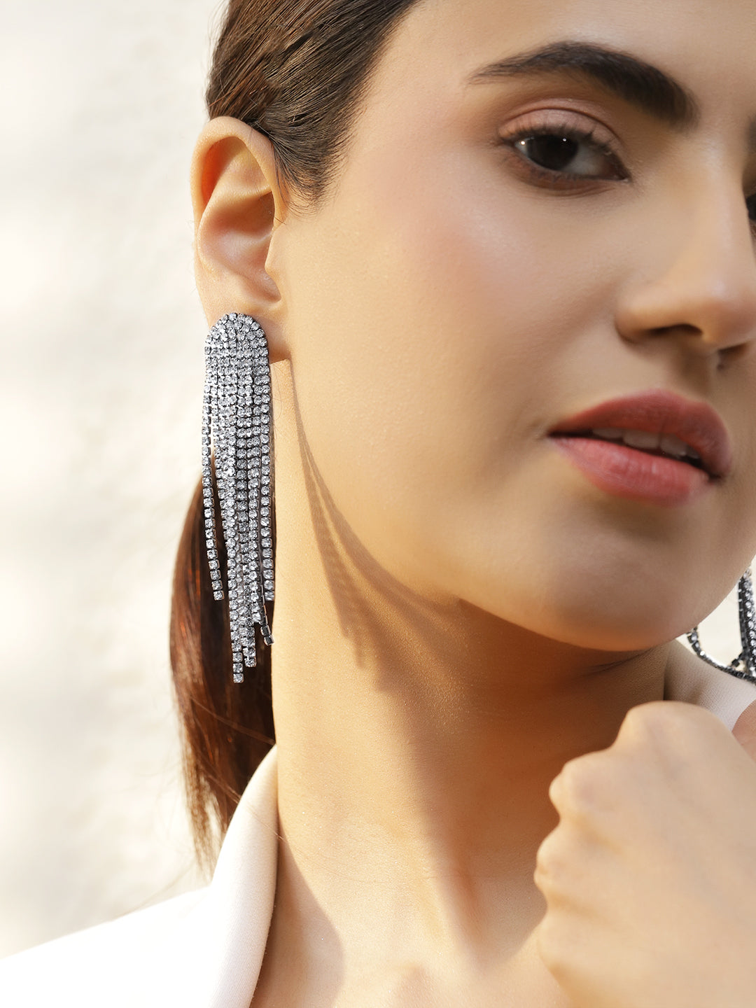 Shimmering Crystal Cascading Dangler Earrings フリーサイズ