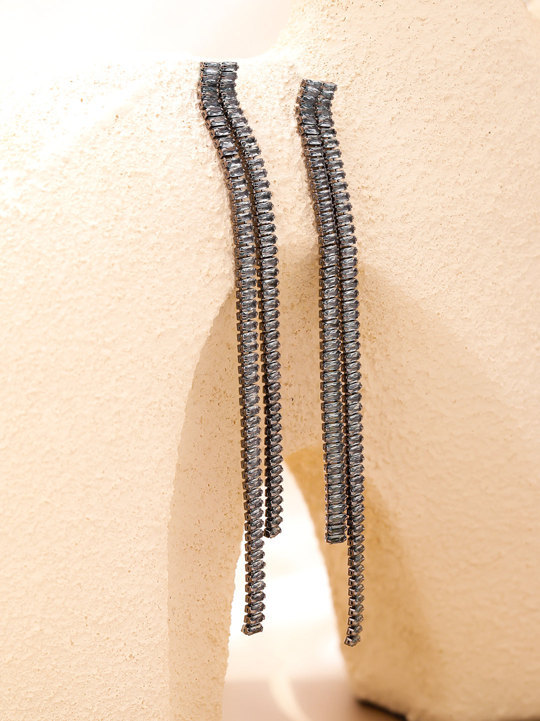 Black Crystal Baguette Earrings フリーサイズ