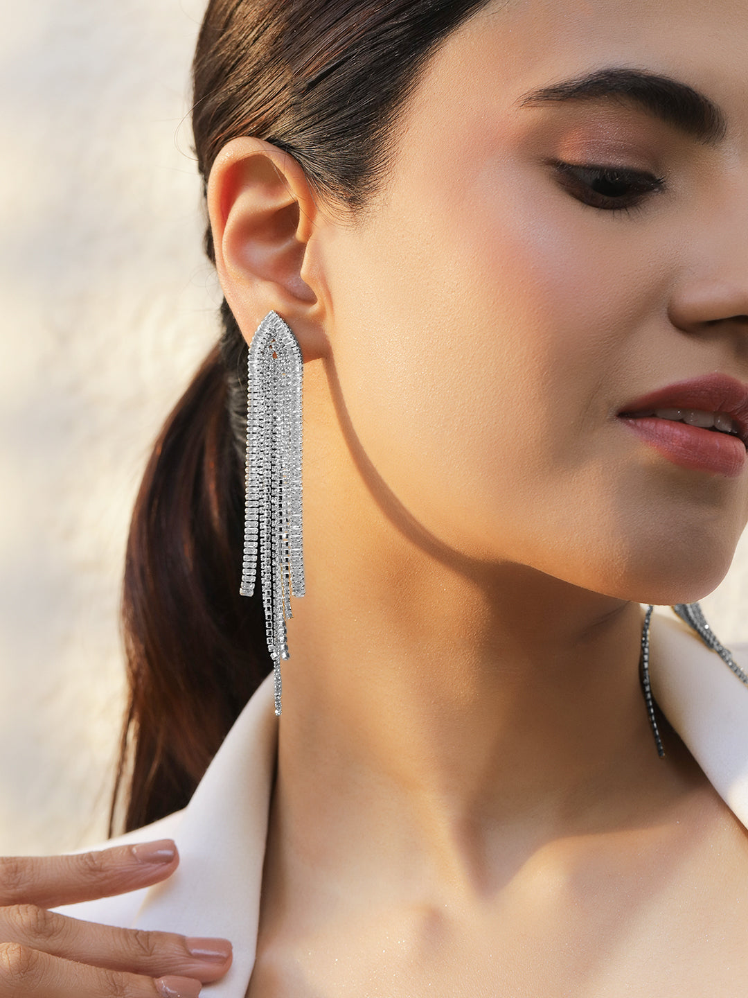 Crystal White Long Dangler Earrings フリーサイズ