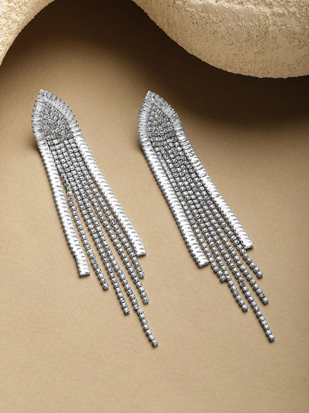 Crystal White Long Dangler Earrings フリーサイズ