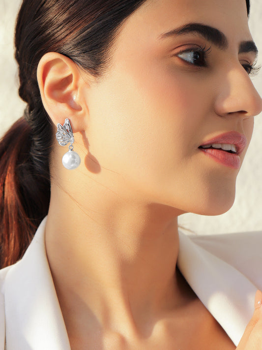 Rhodium Butterfly Motif Crystal Pearl Drop Earrings フリーサイズ