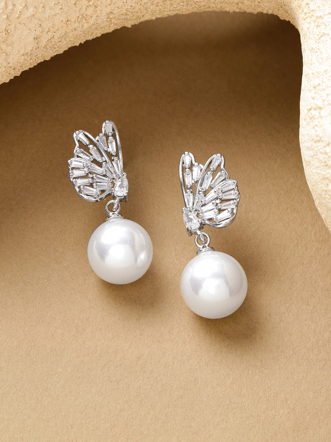 Rhodium Butterfly Motif Crystal Pearl Drop Earrings フリーサイズ