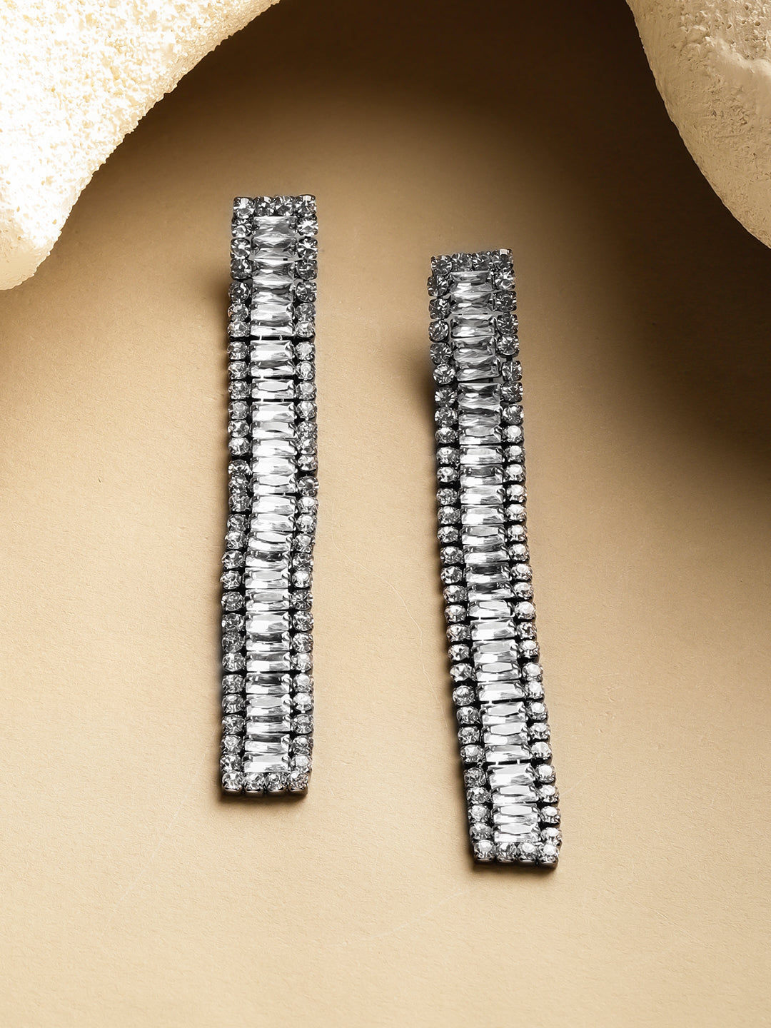 Crystal Studded Rhodium Dangler Earrings フリーサイズ