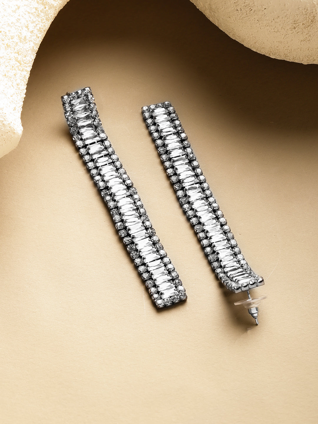 Crystal Studded Rhodium Dangler Earrings フリーサイズ