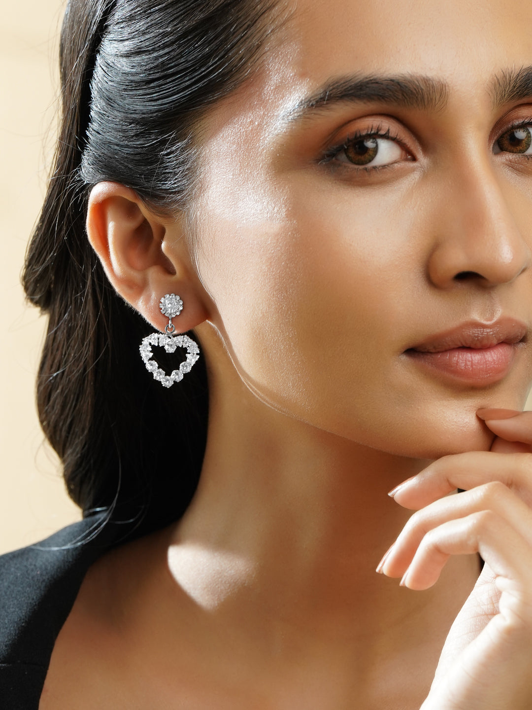 Rubans Voguish Rhodium Plated Crystal AD Embellished Heart-Shaped Drop Earrings フリーサイズ