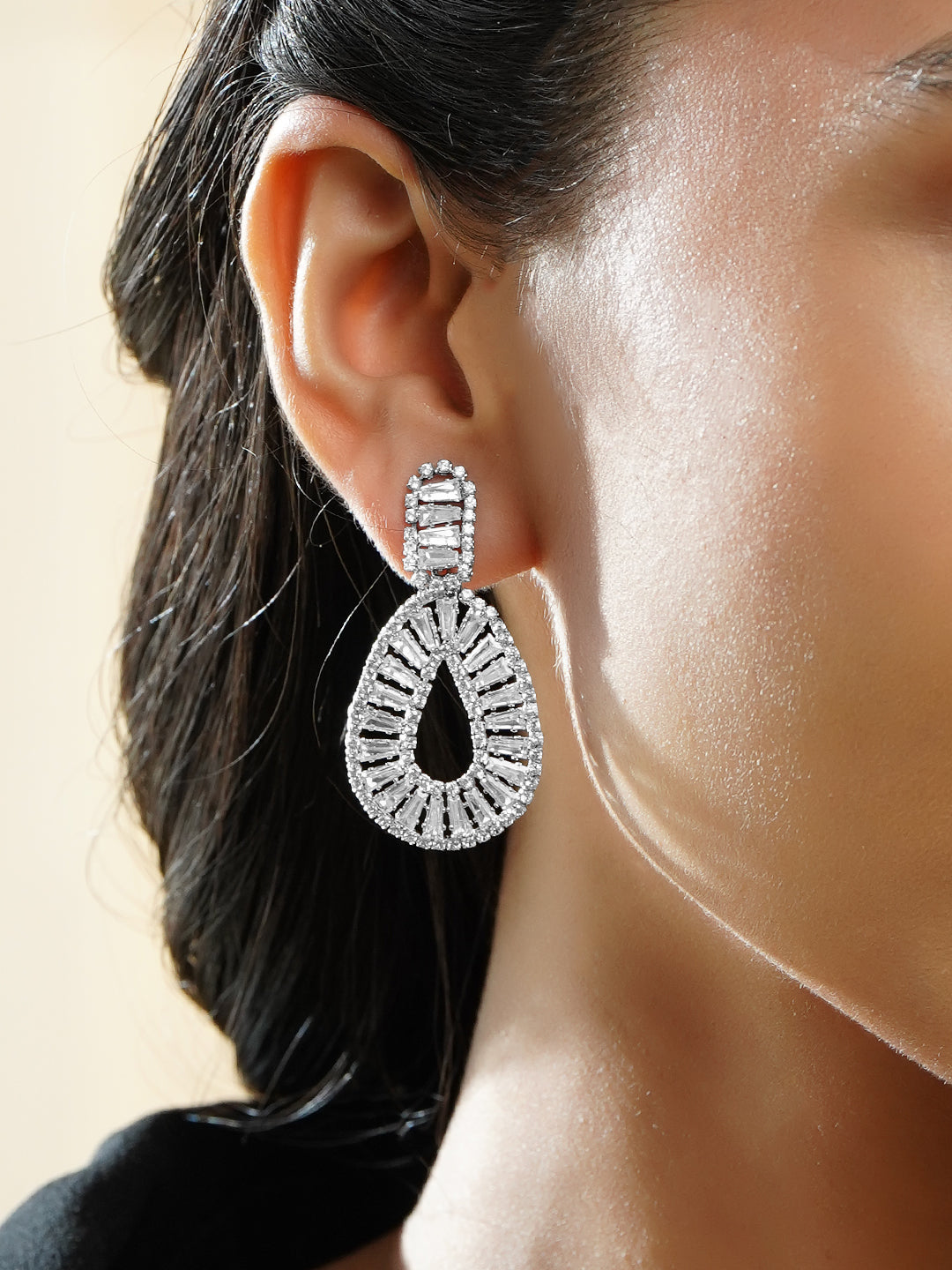 Rubans Voguish Rhodium Plated Clear Baguette Crystal Open-Loop Drop Earrings フリーサイズ