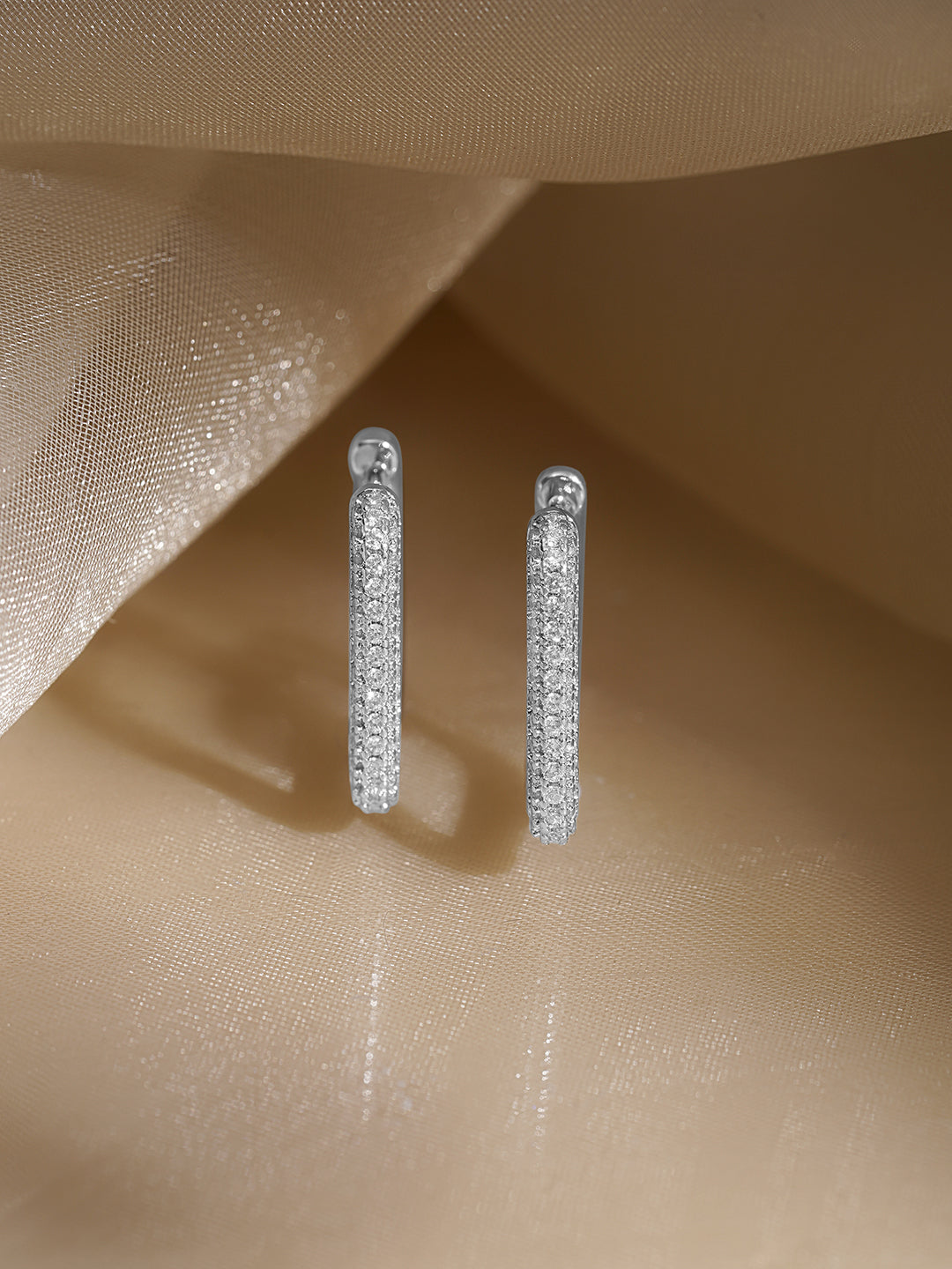 Rubans Voguish Rhodium Plated Crystal AD Rectangular Minimal Hoop Earrings フリーサイズ
