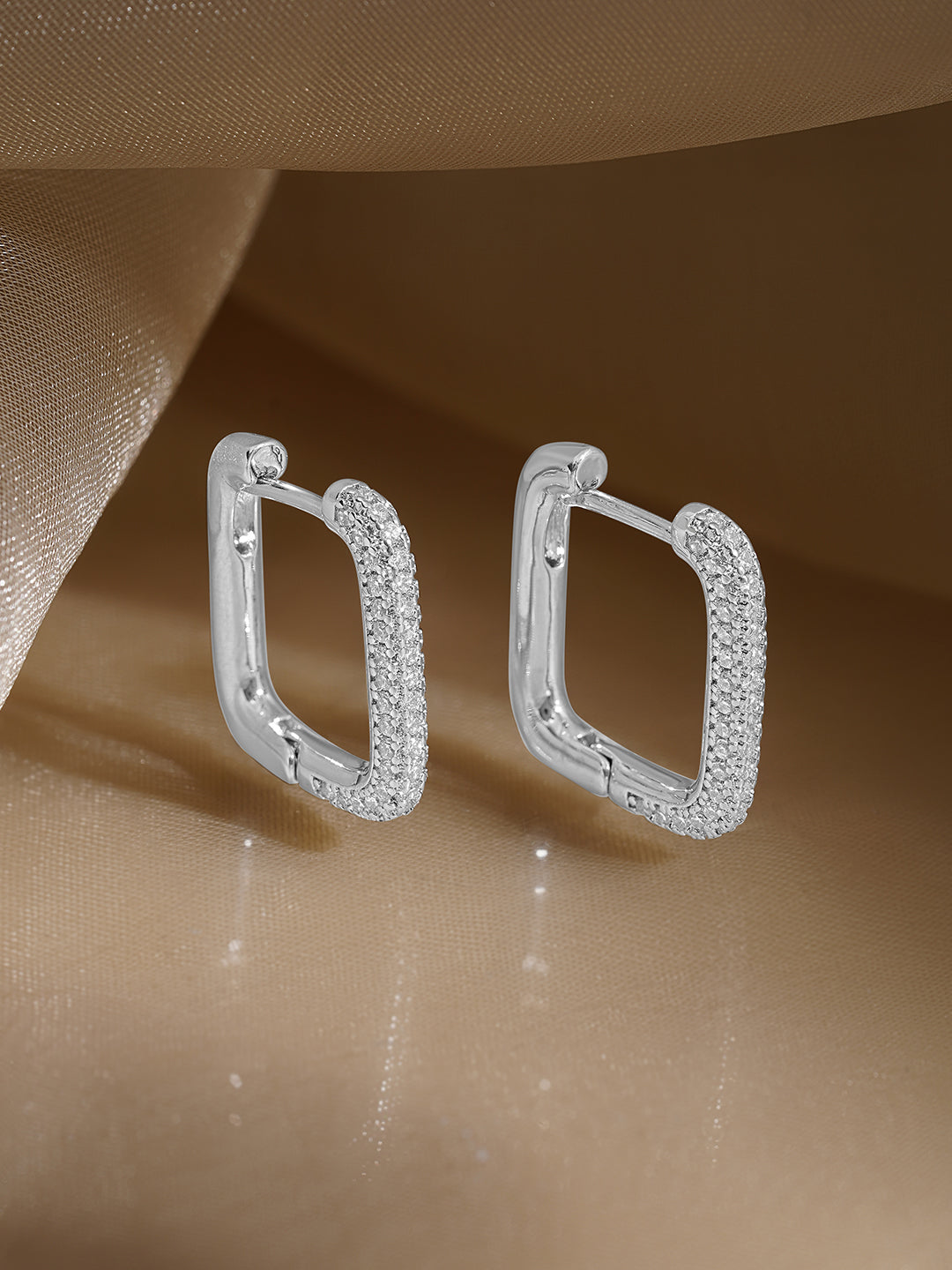 Rubans Voguish Rhodium Plated Crystal AD Rectangular Minimal Hoop Earrings フリーサイズ