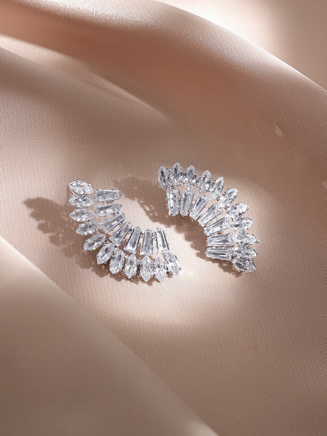 Rubans Voguish Rhodium Plated Crystal Cubic Zirconia Crescent Stud Earrings フリーサイズ