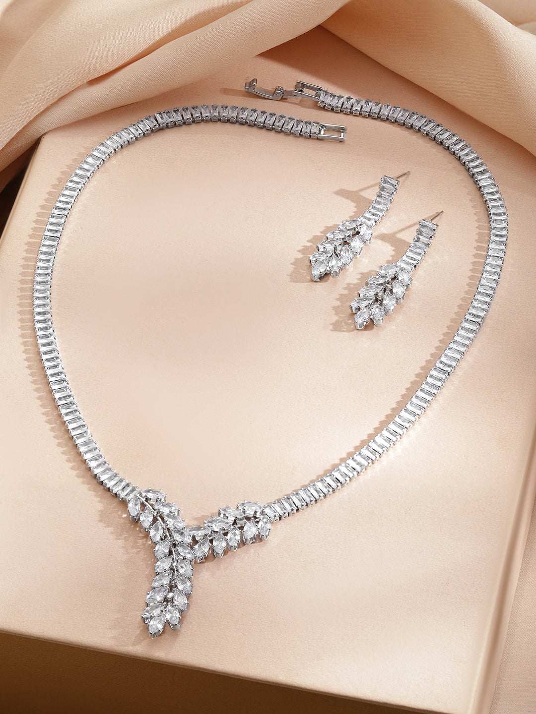 【Rubans】 White Crystal Studded Necklace Set｜ホワイトクリスタル ネックレスセット