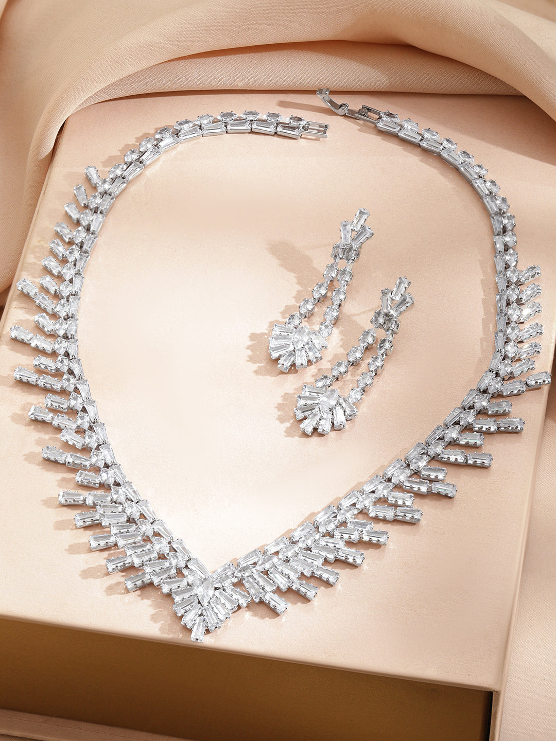 Crystal Embellished Necklace Set フリーサイズ