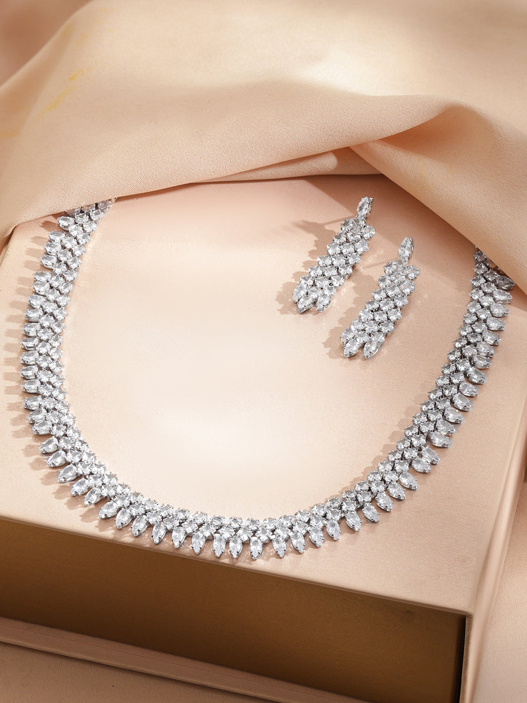 Silver Necklace Set with Crystal Clusters フリーサイズ