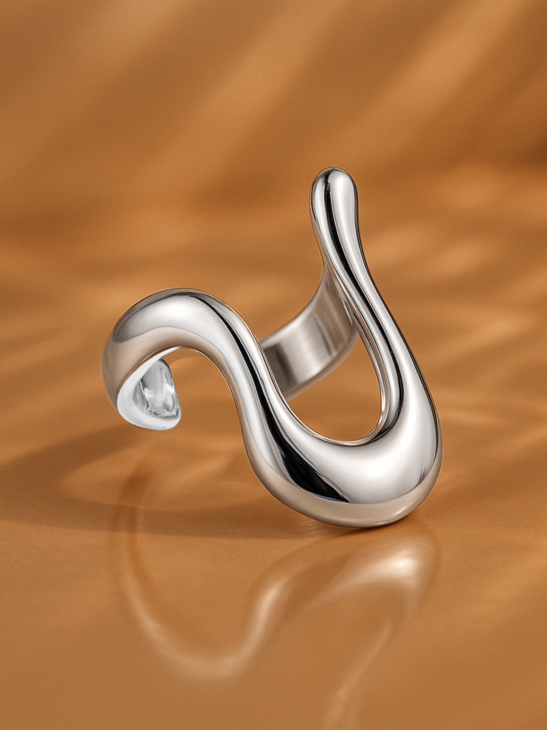 Sculptural Silver Toned Statement Ring フリーサイズ