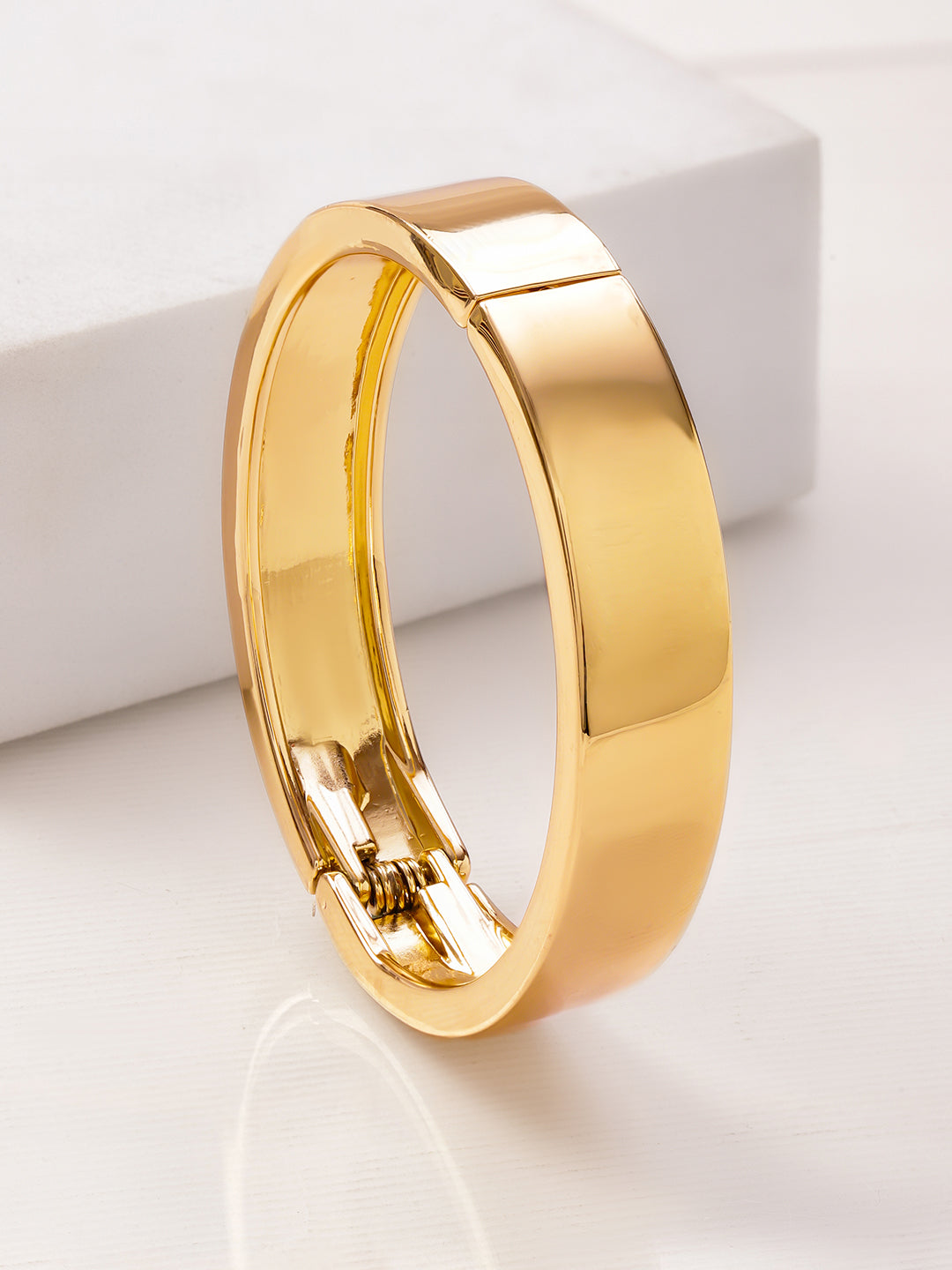 Gold Toned Sleek Minimal Bracelet フリーサイズ