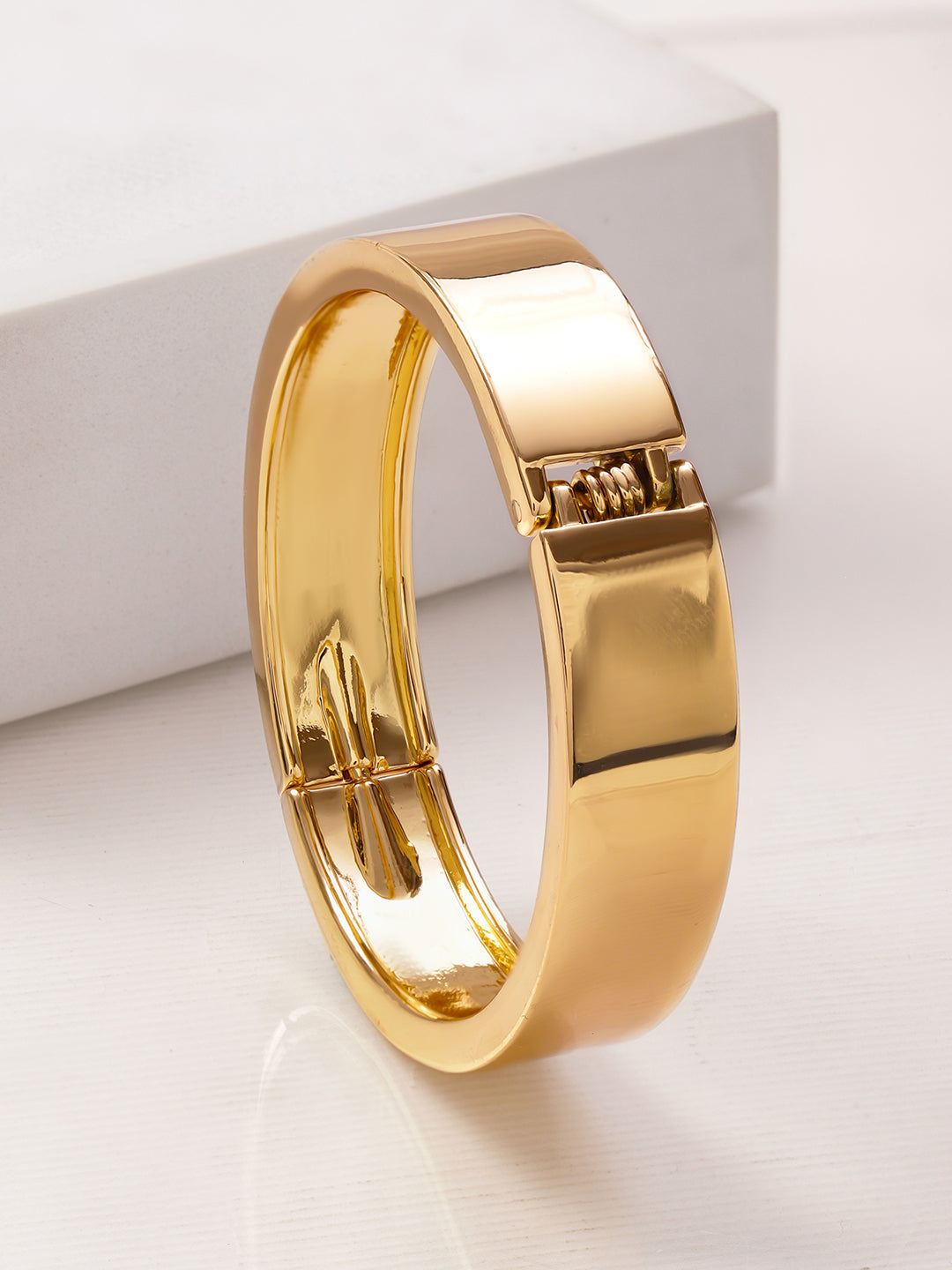 Gold Toned Sleek Minimal Bracelet フリーサイズ