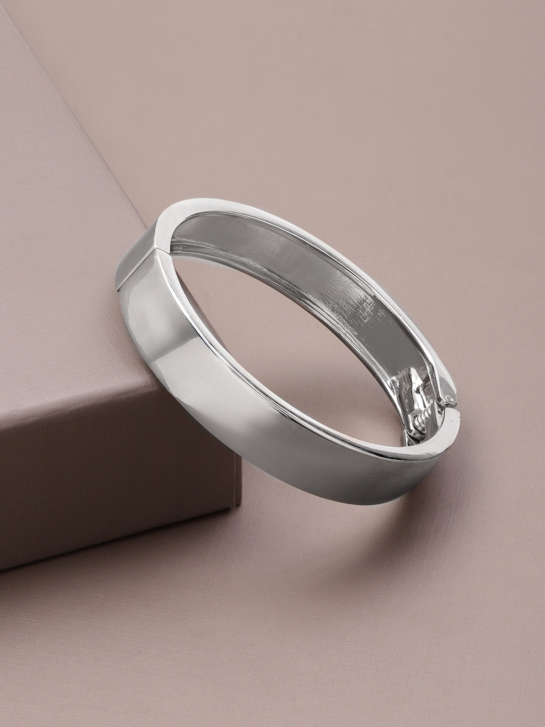 Silver Toned Chunky Bracelet フリーサイズ