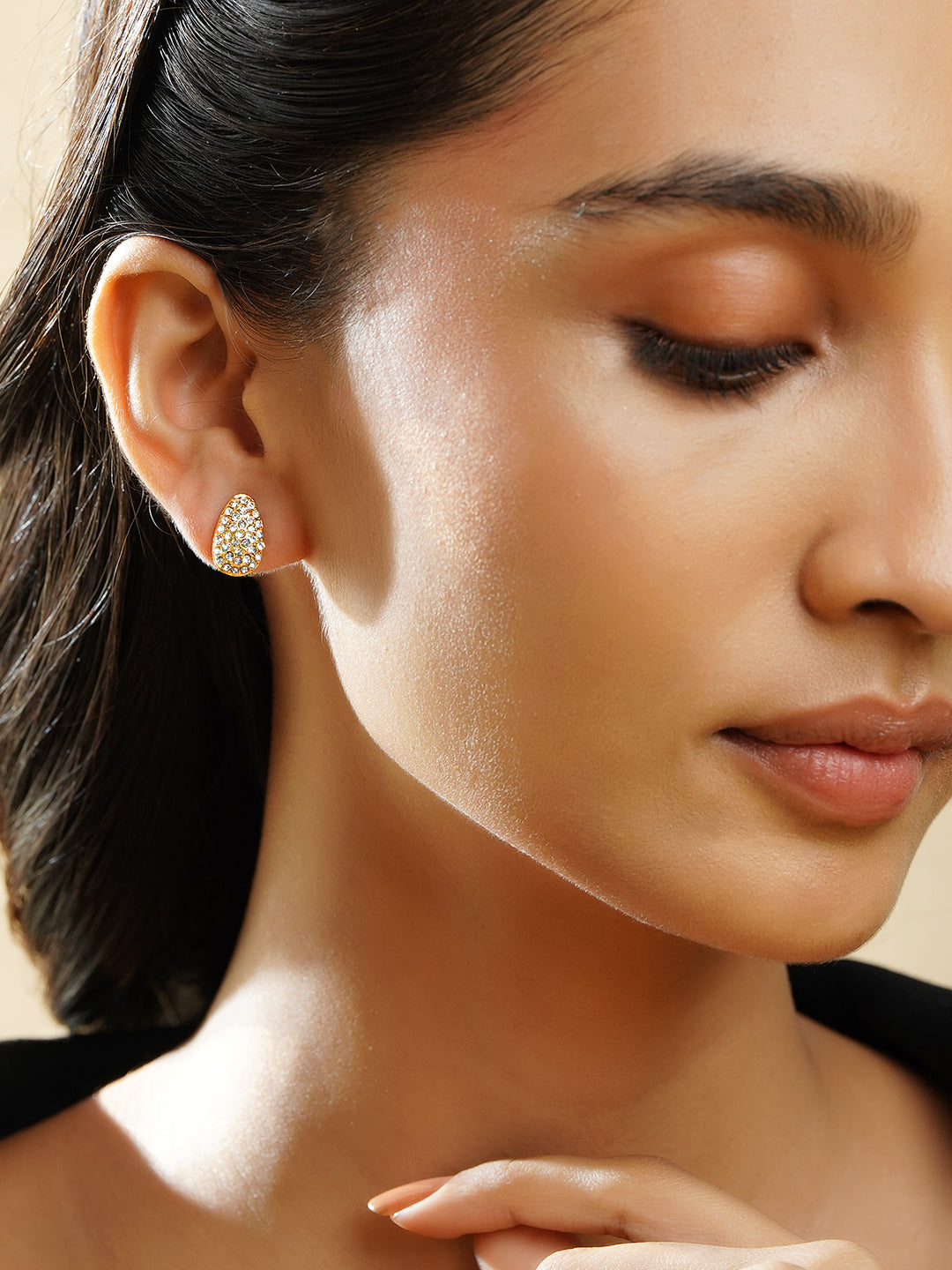Rubans Voguish 18K Gold-Plated Teardrop Crystal Stone Minimal Stud Earrings フリーサイズ