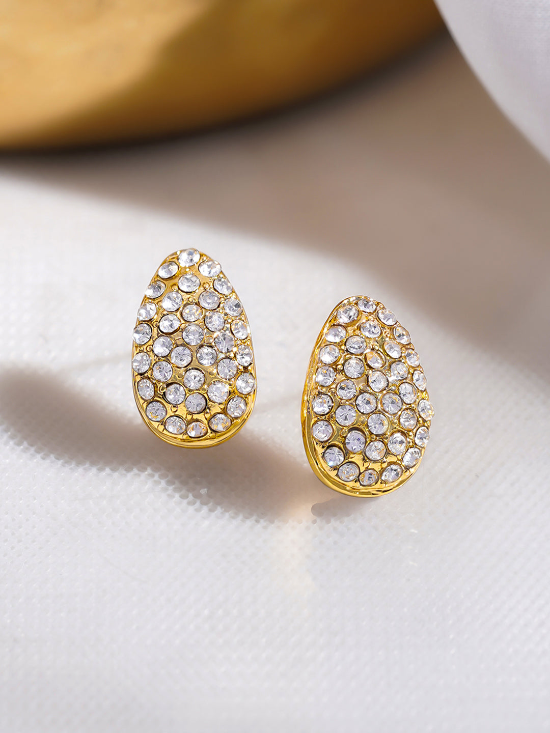 Rubans Voguish 18K Gold-Plated Teardrop Crystal Stone Minimal Stud Earrings フリーサイズ