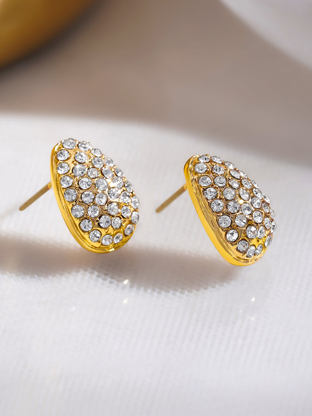Rubans Voguish 18K Gold-Plated Teardrop Crystal Stone Minimal Stud Earrings フリーサイズ