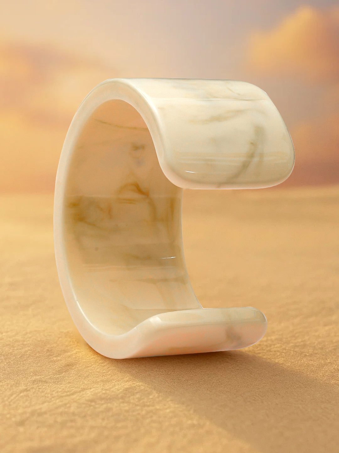 Marble Finish White Resin Bracelet フリーサイズ