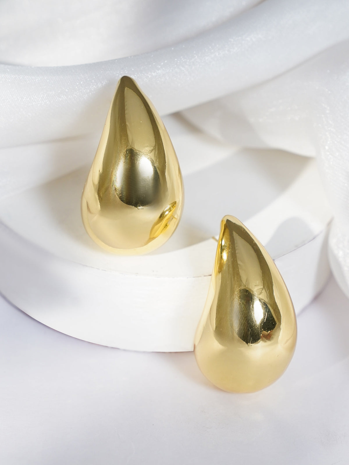 Golden Glow Teardrop Studs Gold