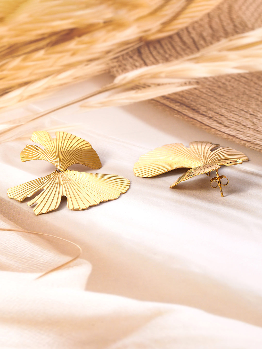 Golden Leaf Harmony Earrings Gold