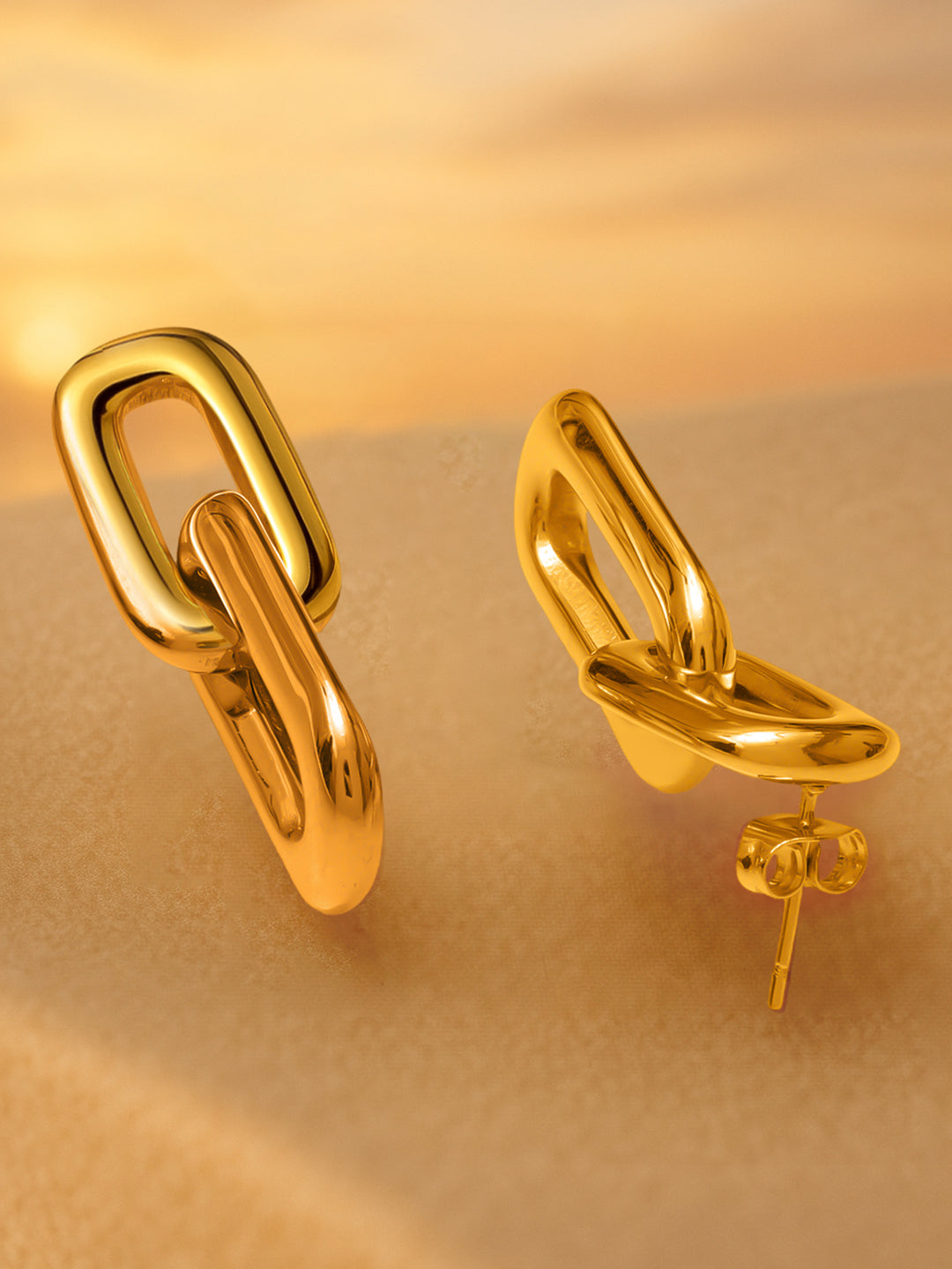 Tied in Gold Statement Earrings フリーサイズ